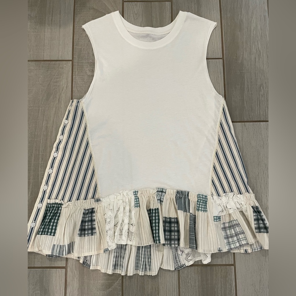 NWOT Pilcro Blue and White ruffled hem sleeveless tunic, size medium